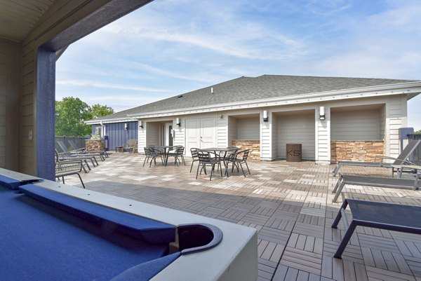 patio at Kenyon Square Apartments