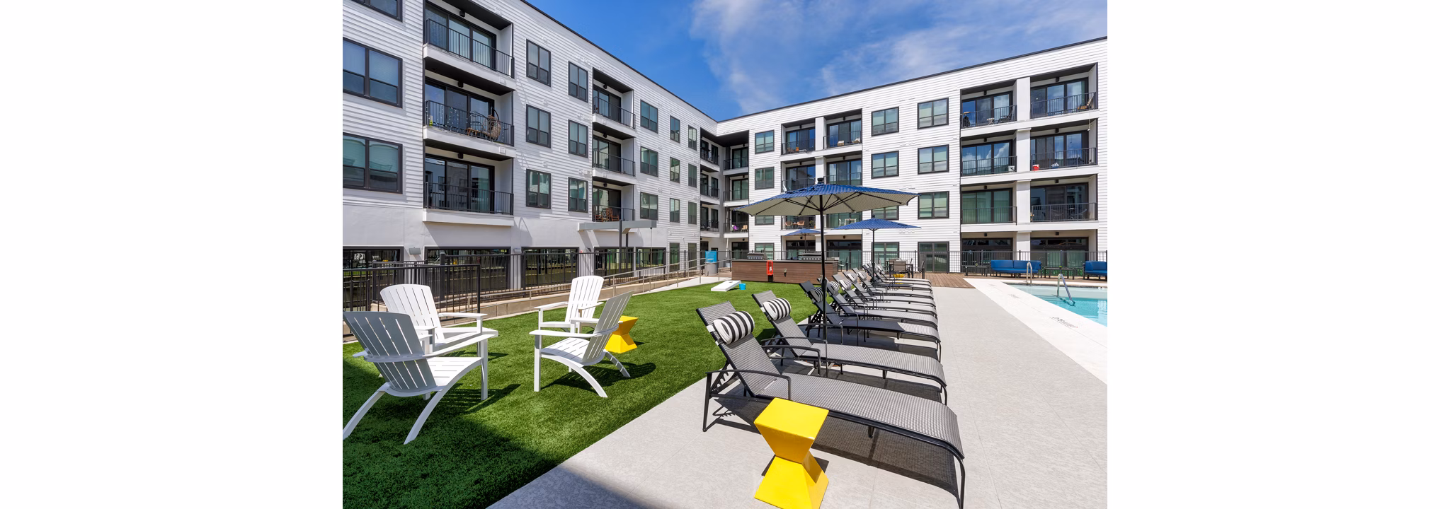 pool at Corazon Apartments 