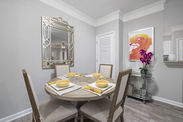 dining area at Braxton at Brier Creek Apartments