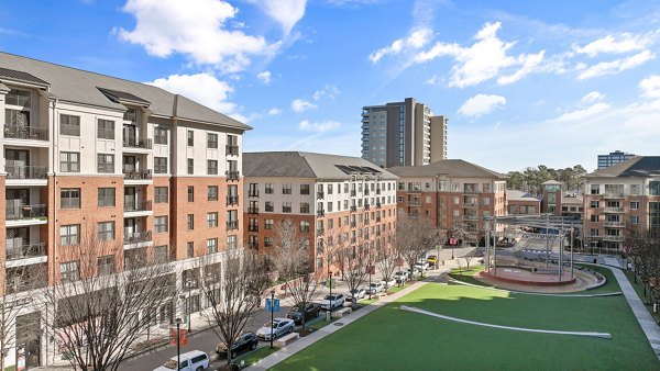 Midtown Green Apartments: Stylish view of modern luxury apartments in vibrant urban setting