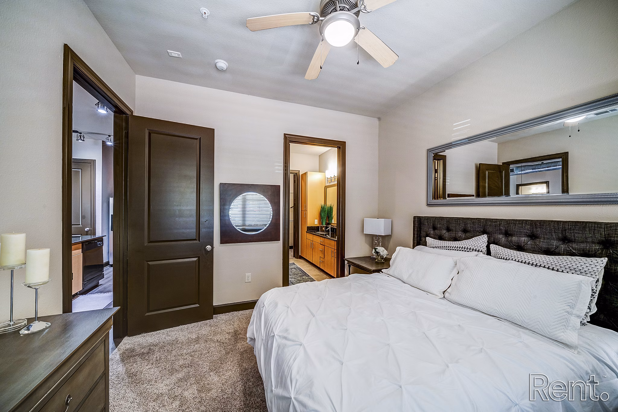 Bedroom featuring elegant decor and king-size bed at The Millennium Waterway luxury apartments