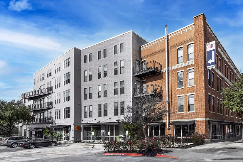 5th Street Commons: Charming of luxury apartments in downtown Austin
