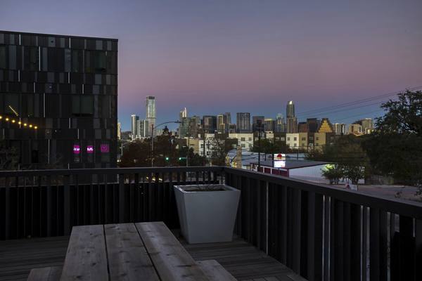 rooftop deck at Lamar Union Apartments