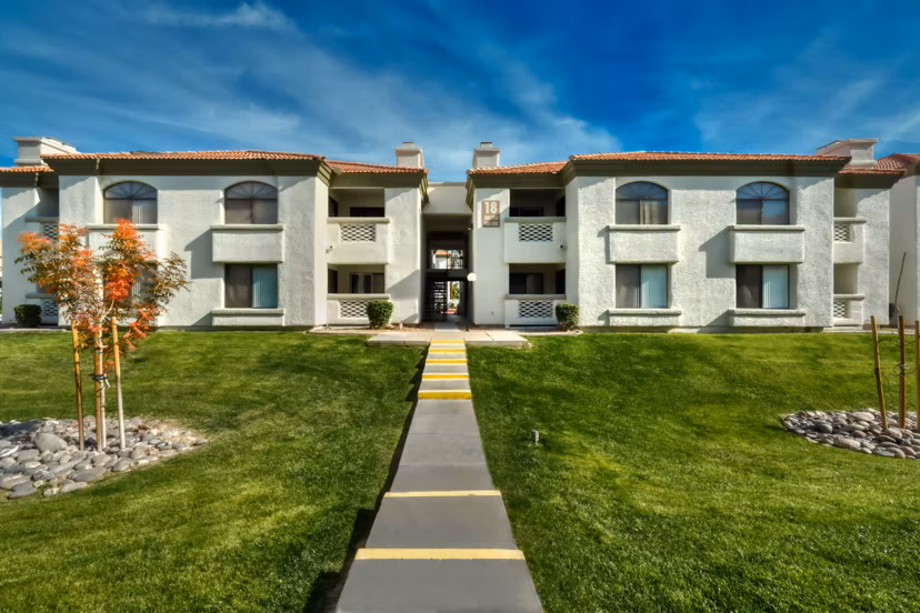Be Mesa Apartments: Contemporary luxury apartments in vibrant city atmosphere
