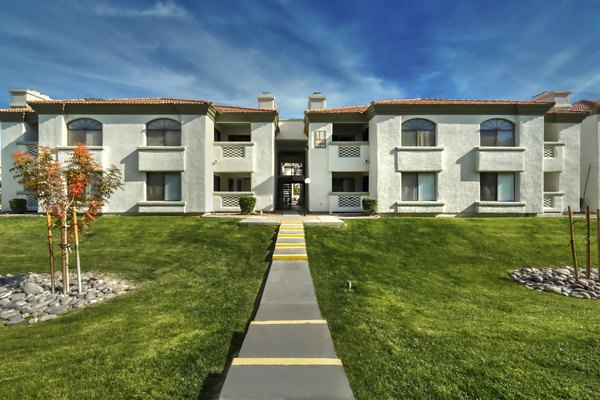 Be Mesa Apartments: Contemporary luxury apartments in vibrant city atmosphere