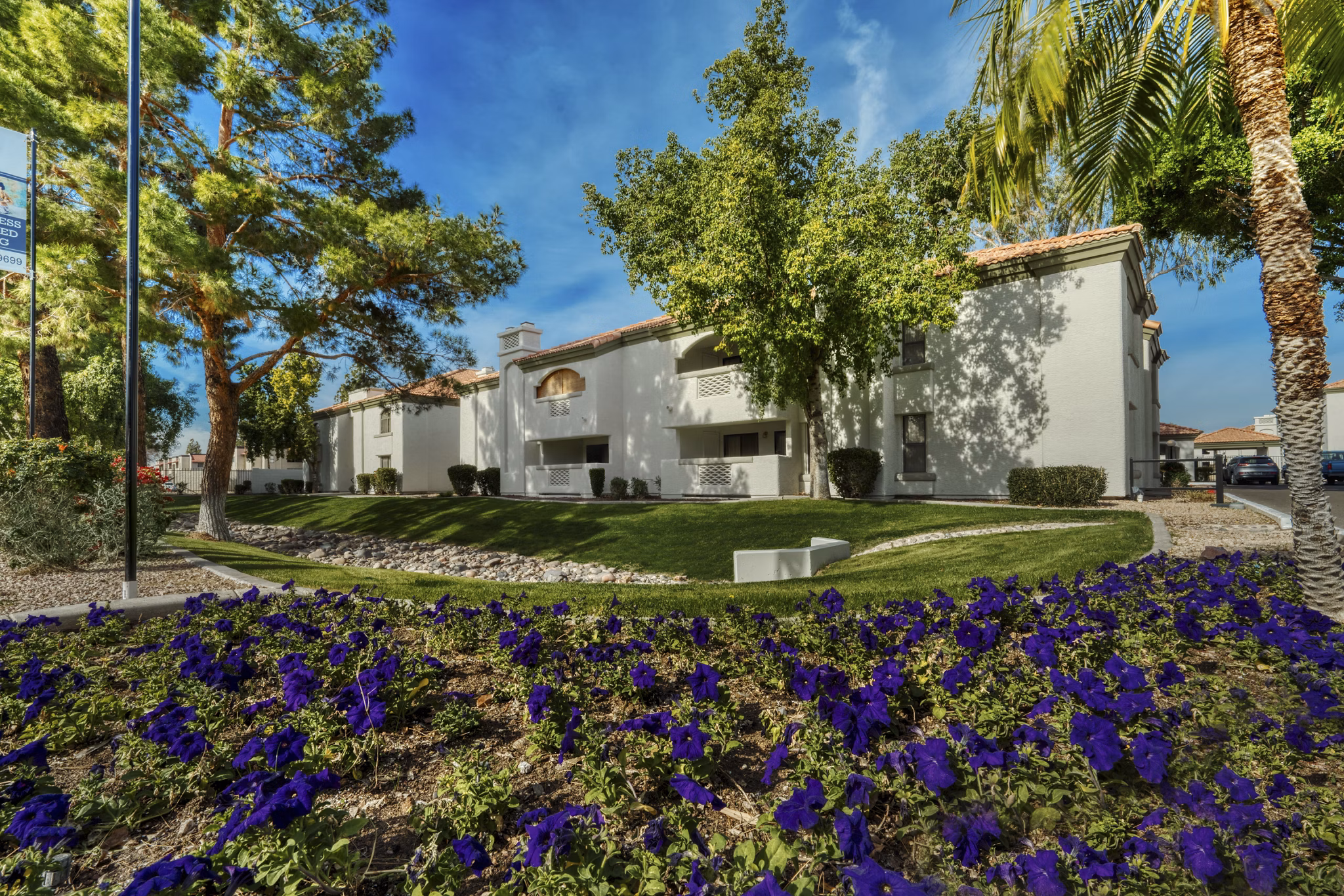 Be Mesa Apartments: Contemporary luxury apartment in scenic location
