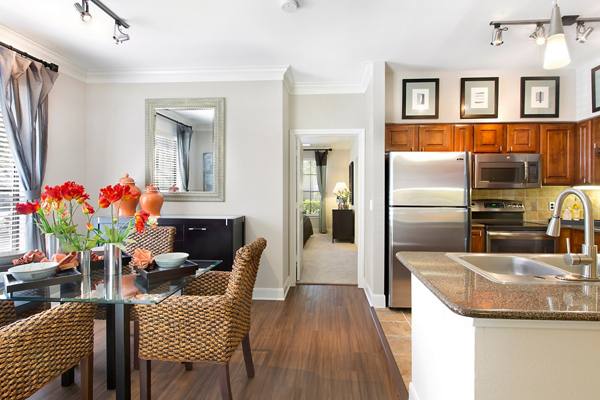 dining room at Lantana Hills Apartments