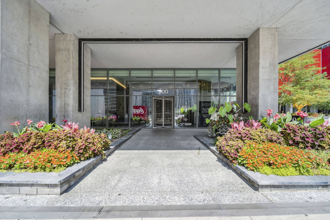 Aston Chicago Apartments Chicago Il 3 of 12