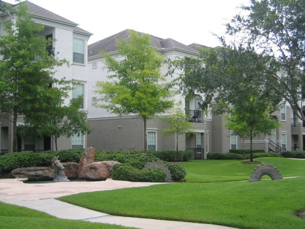 exterior at Reserve at Fountain Lake Apartments