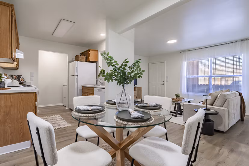dining room at Tinker on Forty8 Apartments
