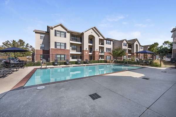 pool at Tinker on Forty8 Apartments