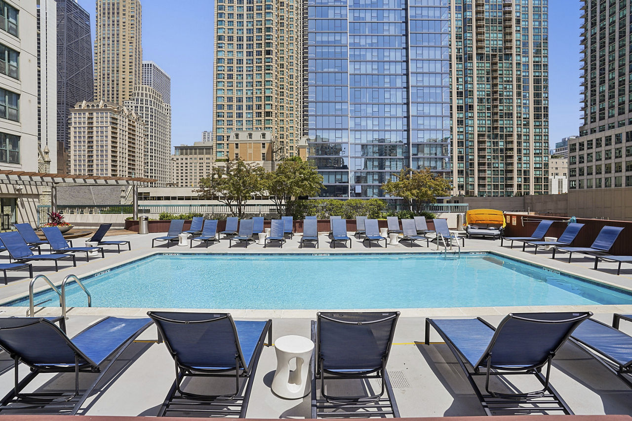 One Superior Place Apartments Chicago Il 3 of 12