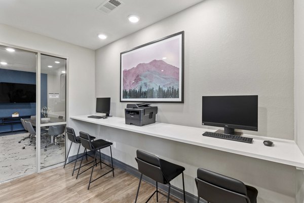 business center at Vue 21 Apartments