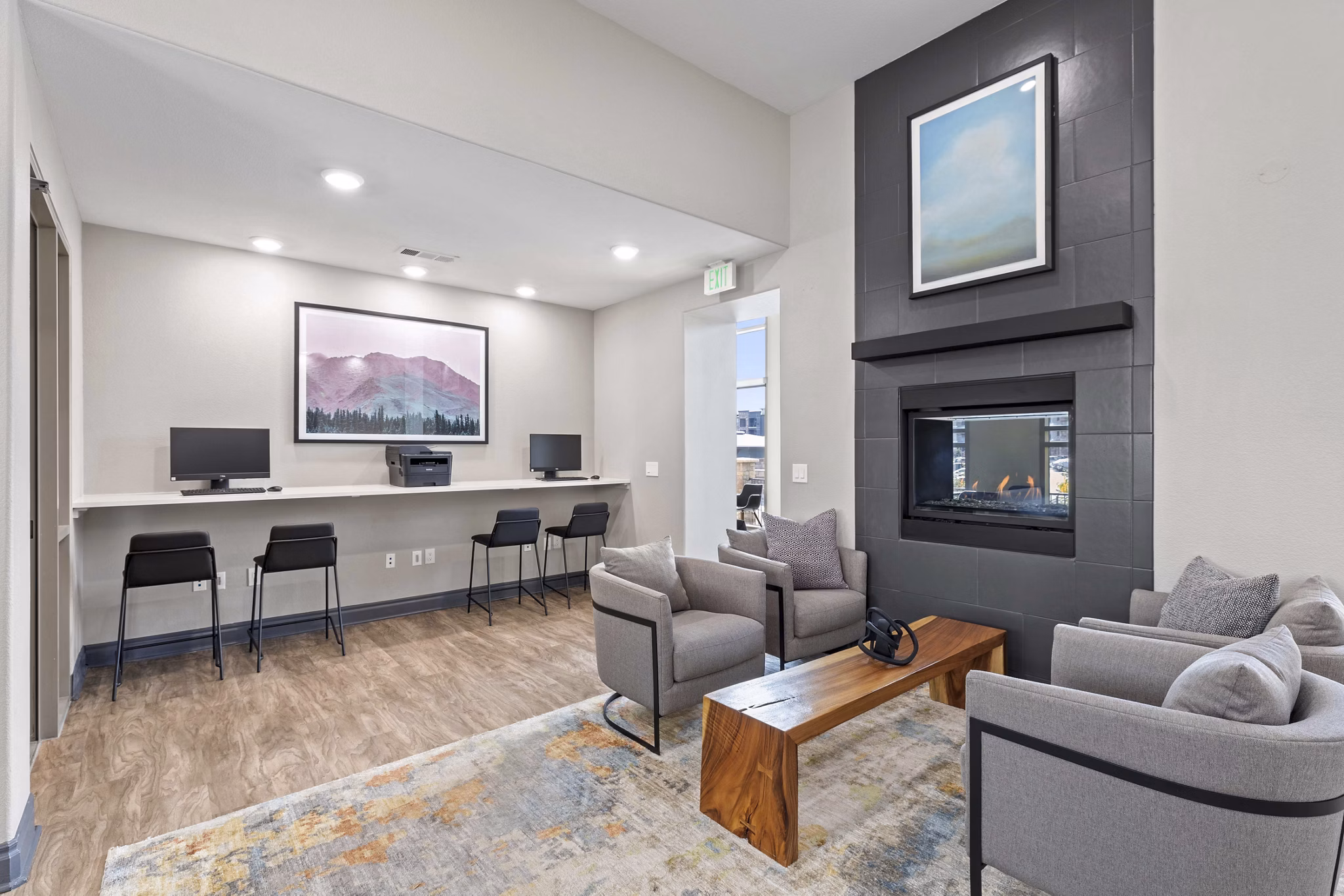 Vue 21 Apartments: Stylish clubhouse with modern furnishings and entertainment options