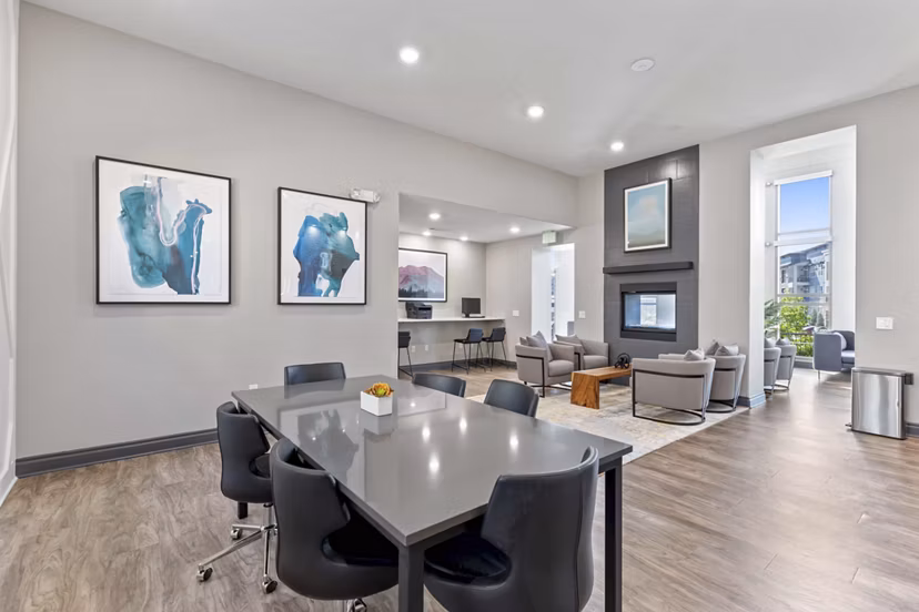 Vue 21 Apartments: Modern clubhouse featuring stylish seating and entertainment areas