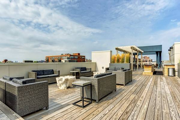 rooftop deck at Luxe on Madison Apartments
