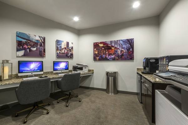 Del Ray Central Apartments