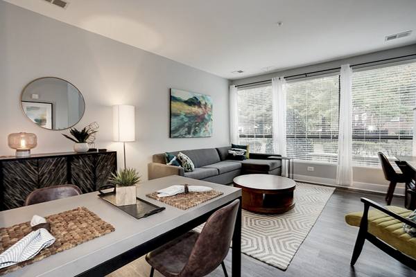 Del Ray Central Apartments