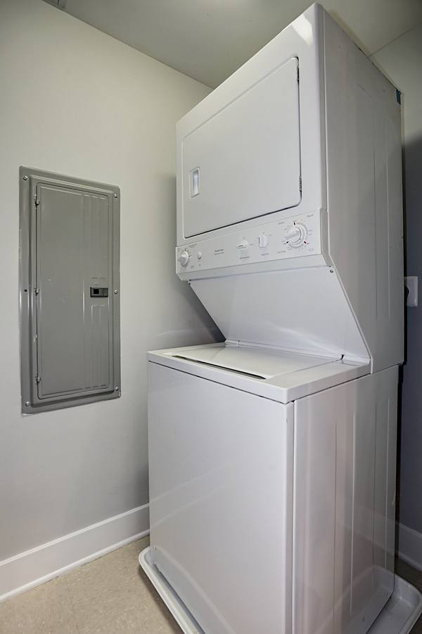 laundry room at Del Ray Central Apartments