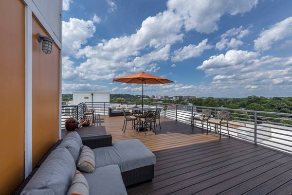 Del Ray Central Apartments