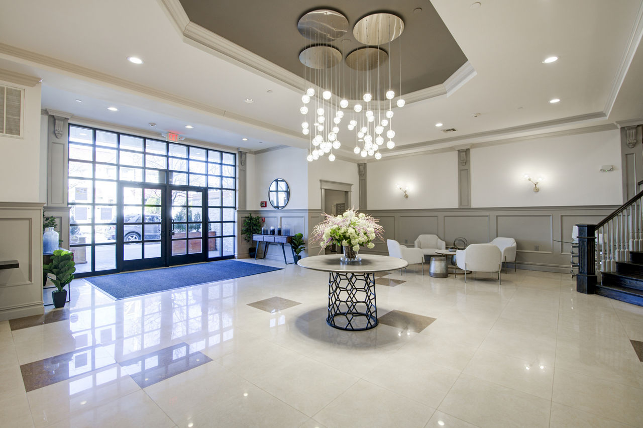 Lobby at The Hawthorne (3 of 5)