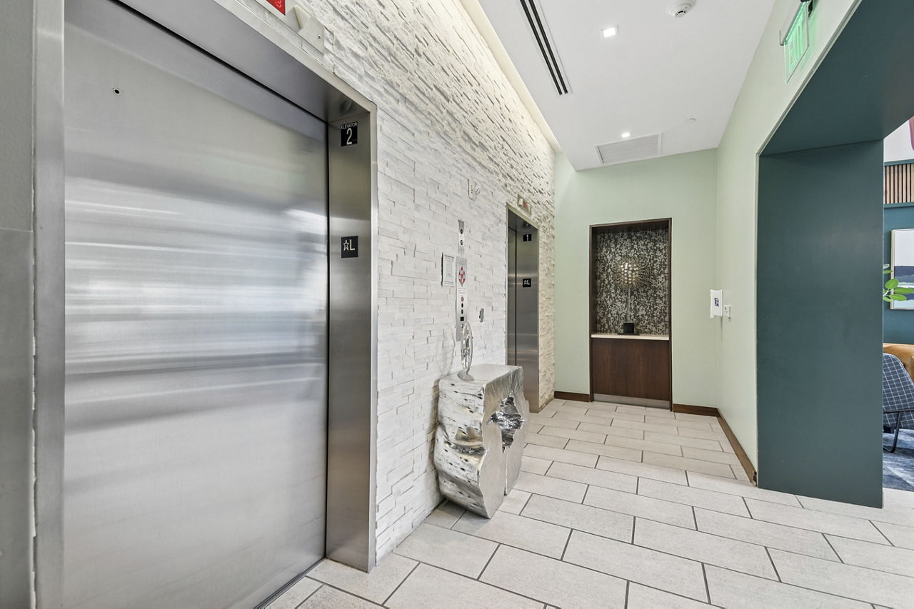 Lobby at Persei At Pike Rose (8 of 8)