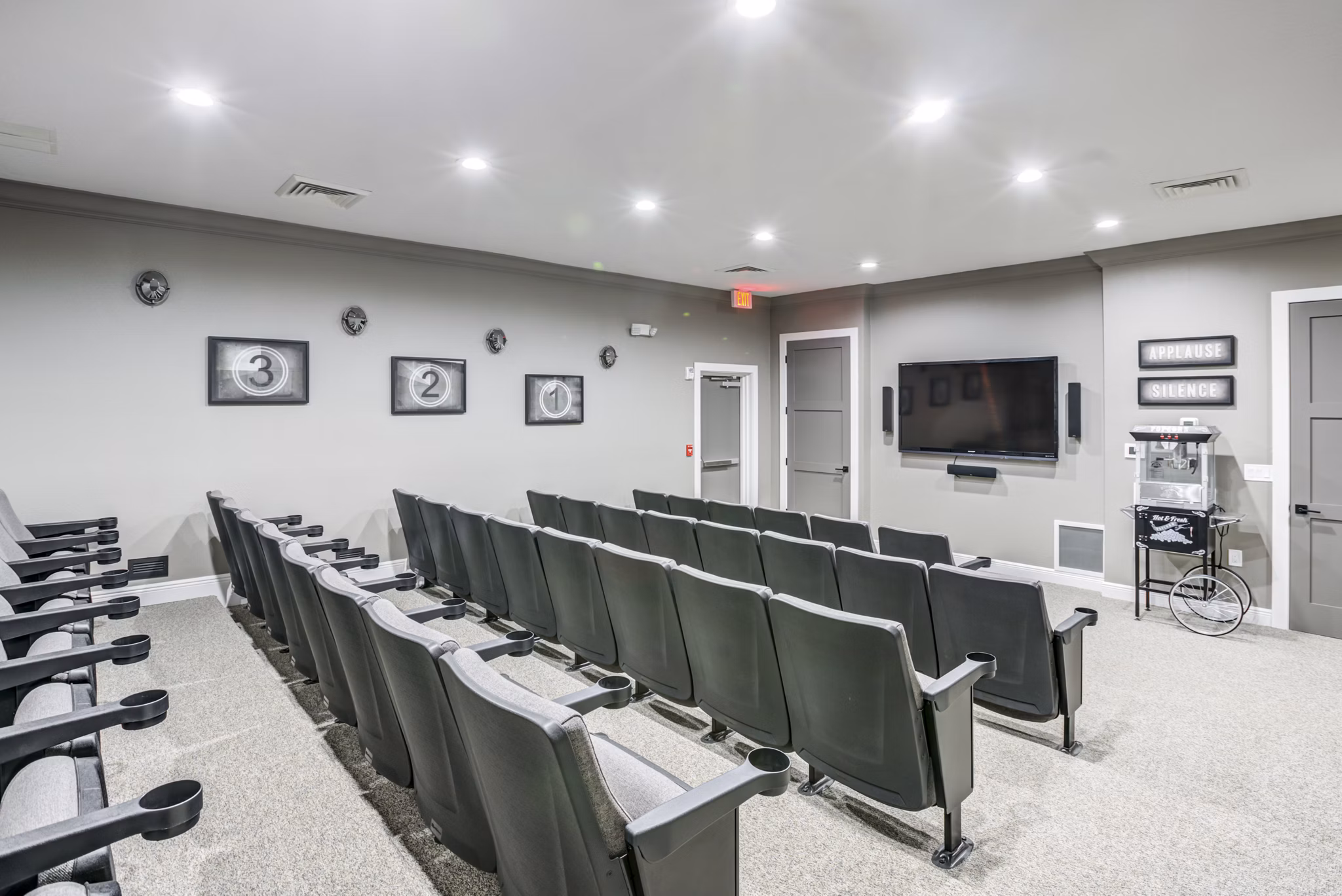 clubhouse at Parks @ Hunter`s Creek Apartments