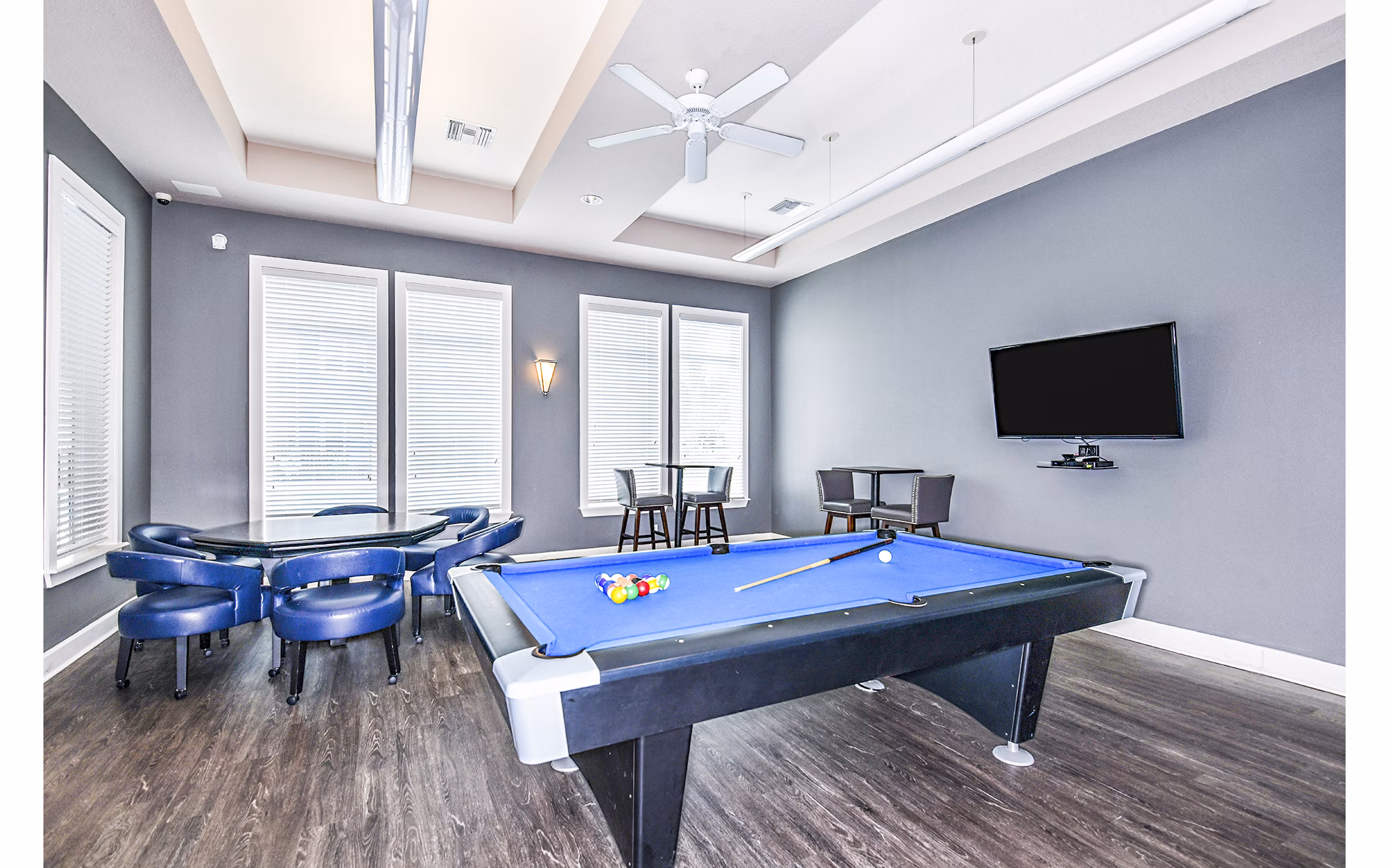 game room at Windermere Cay Apartments