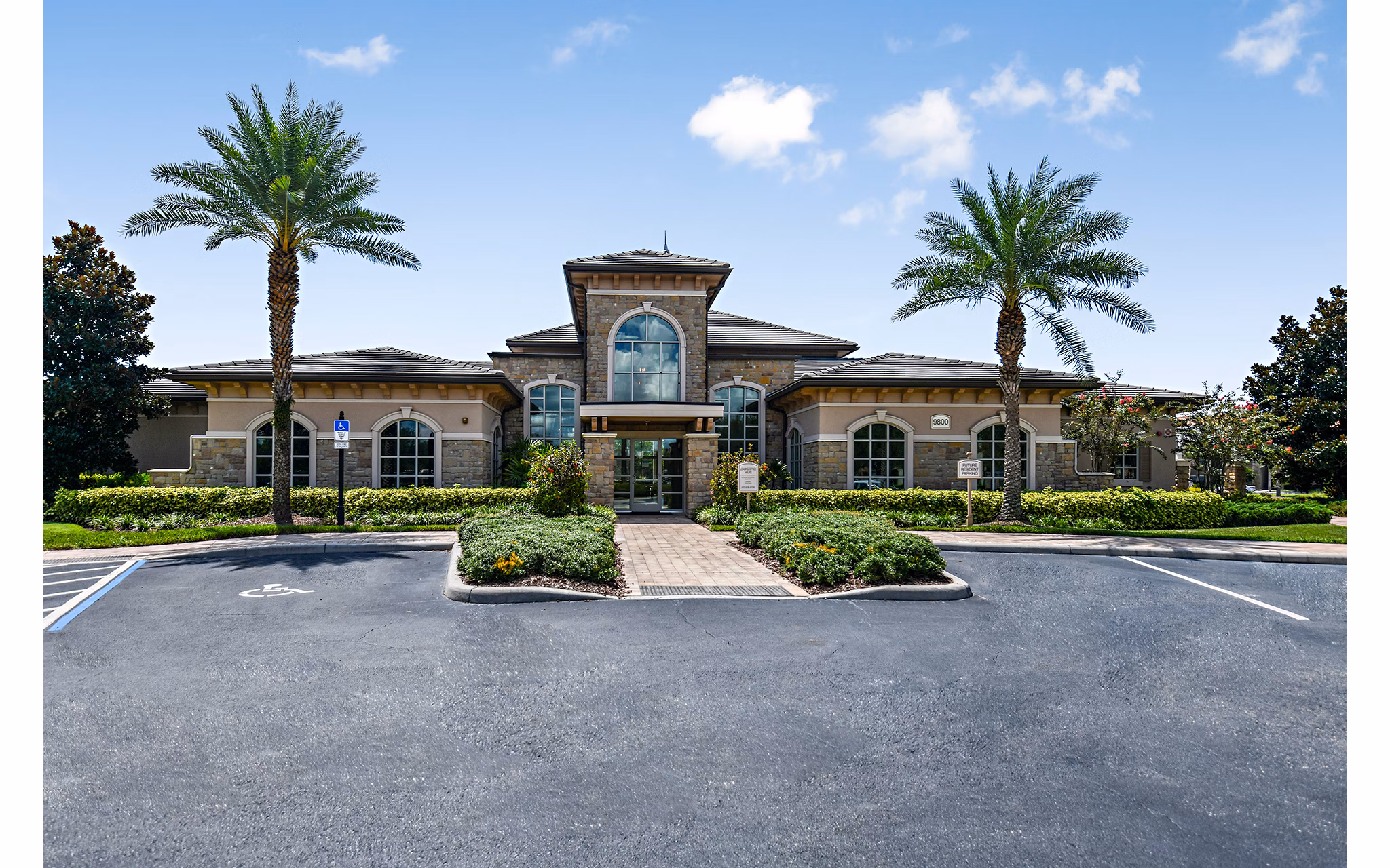 exterior at Sanctuary at Eagle Creek Apartments 