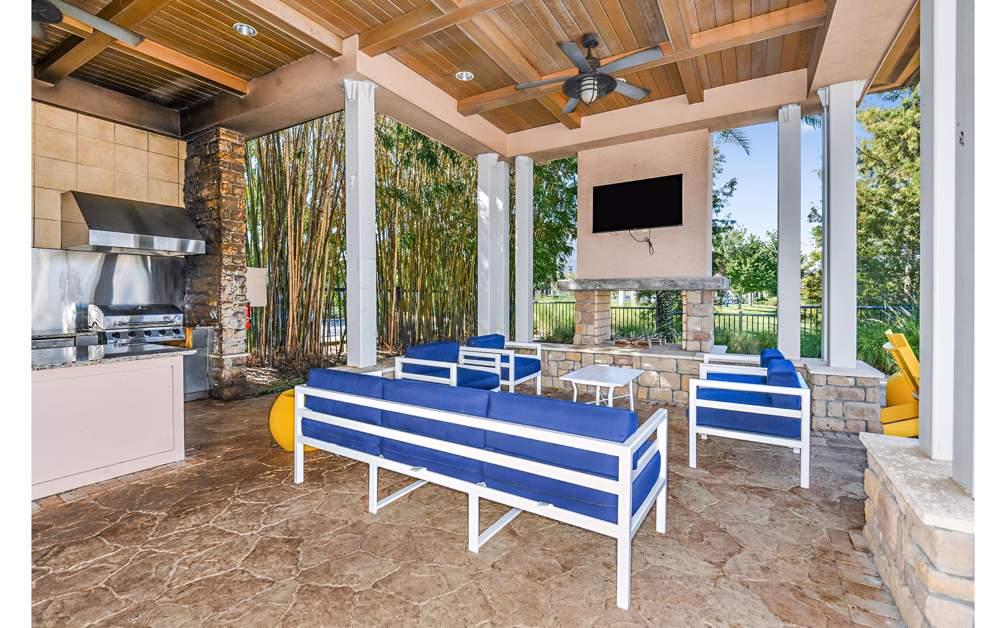 grill area at Sanctuary at Eagle Creek Apartments 