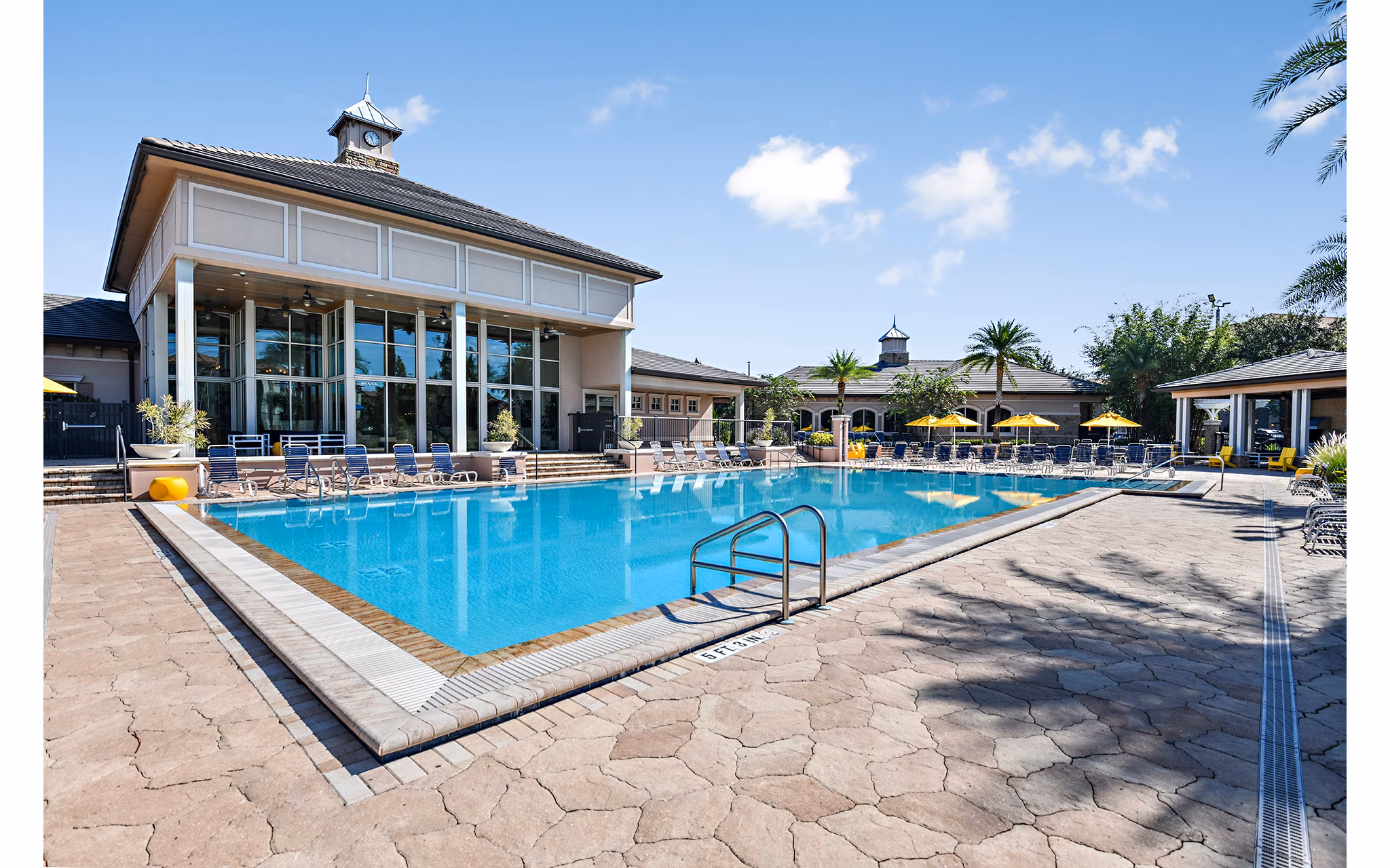 pool at Sanctuary at Eagle Creek Apartments 