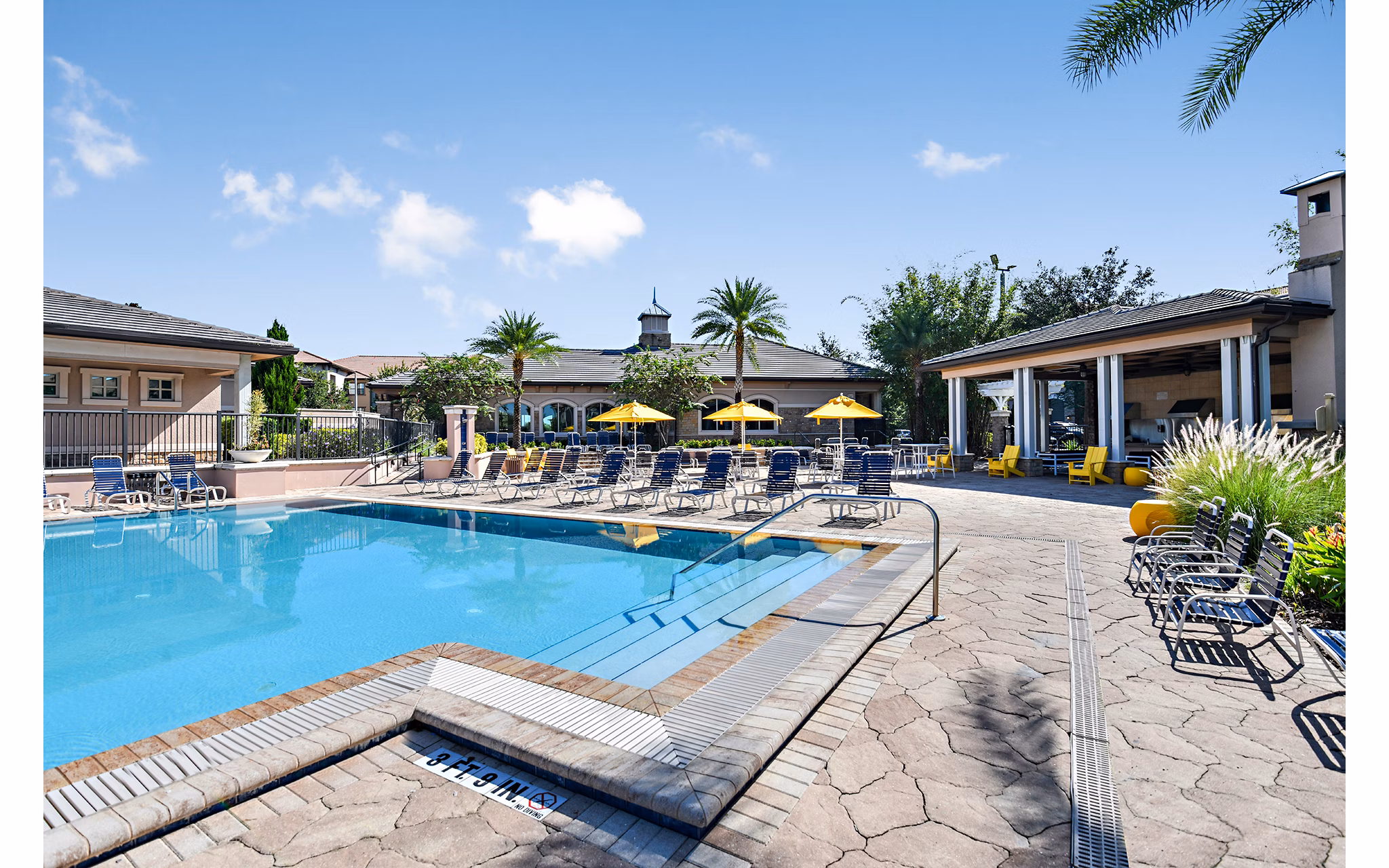 pool at Sanctuary at Eagle Creek Apartments 