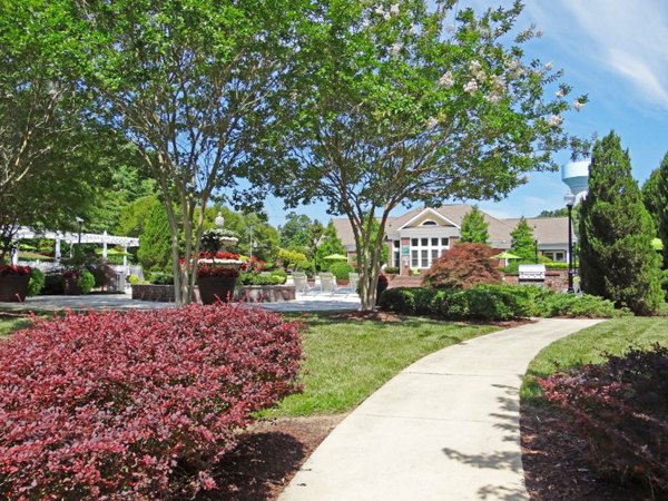 courtyard at Wakefield Glen Apartments                                  