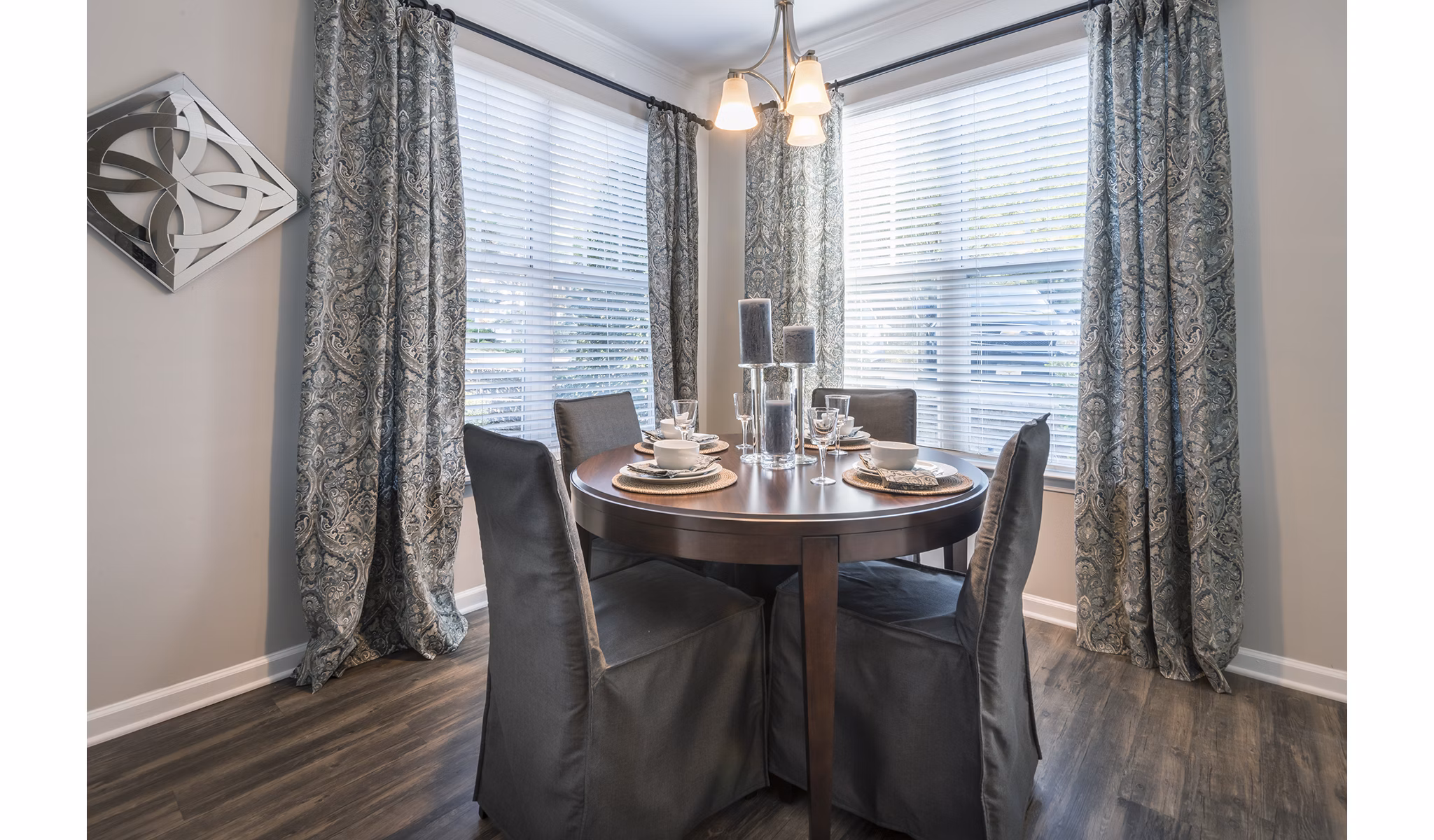 dining room at Wakefield Glen Apartments                                                      