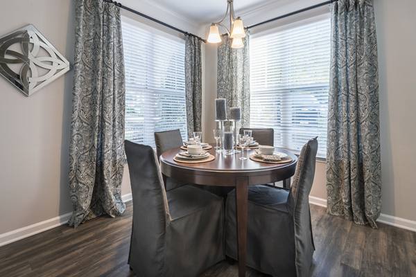 dining room at Wakefield Glen Apartments                                                      