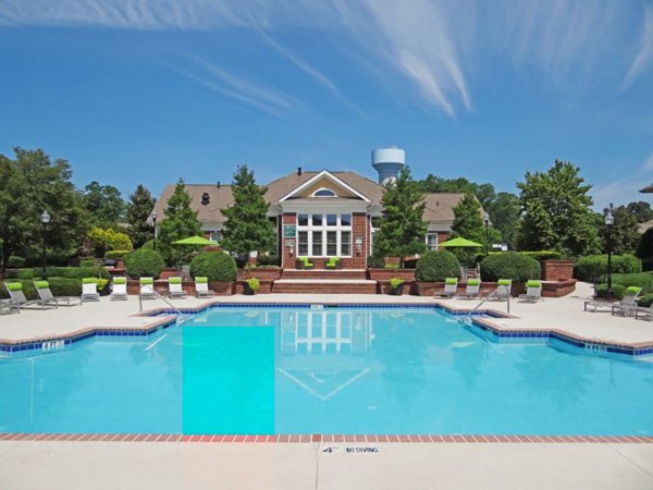 pool at Wakefield Glen Apartments                   