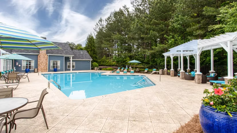 pool at Brodick Hill Apartments