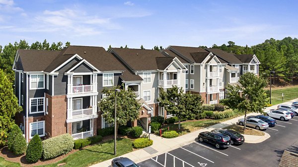 Tradition at Stonewater: Elegant of luxury apartments in North Carolina