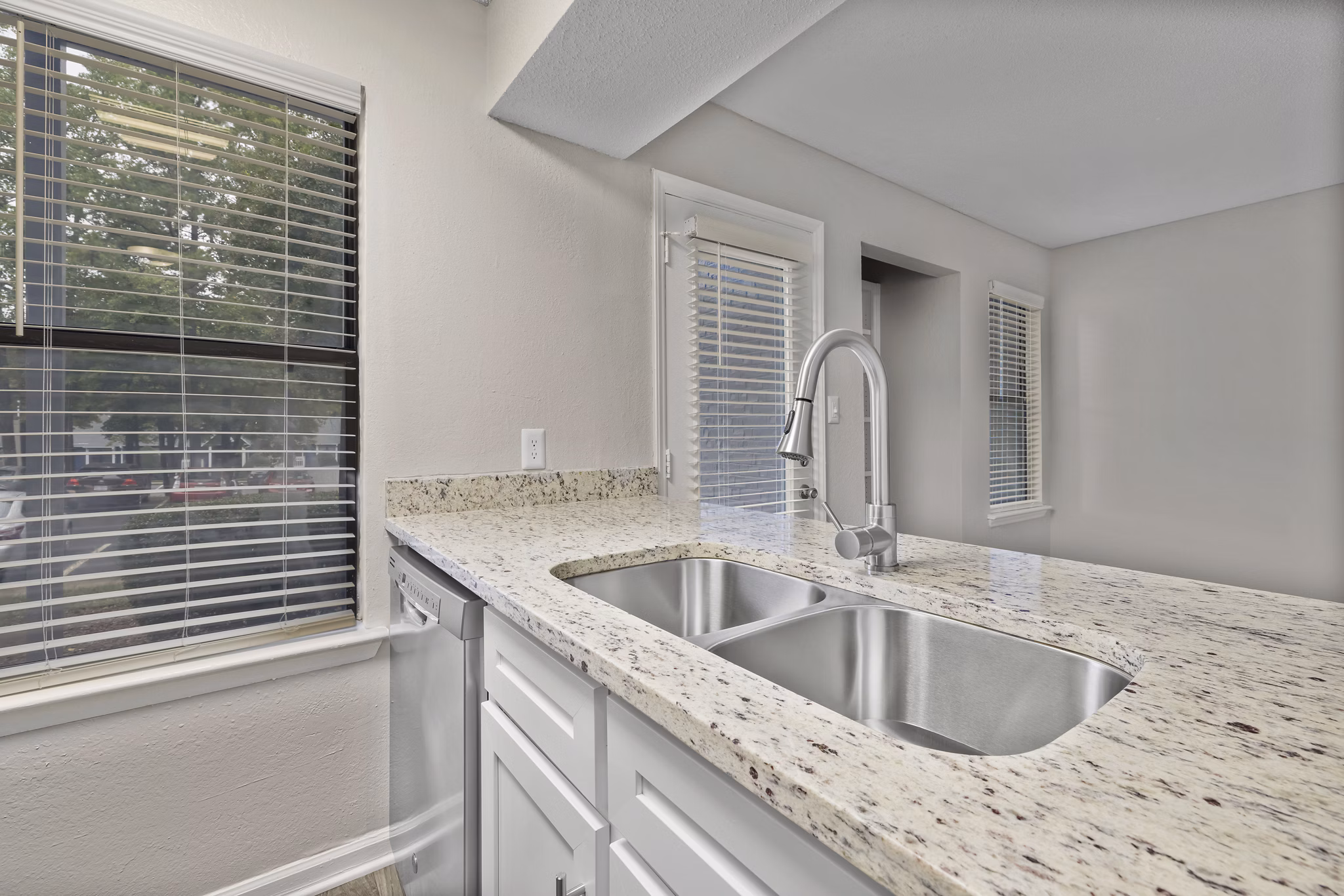 State-of-the-art fitness center with modern equipment at Sailboat Bay Apartments