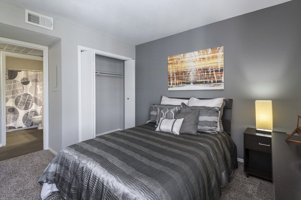 bedroom at Duraleigh Woods Apartments