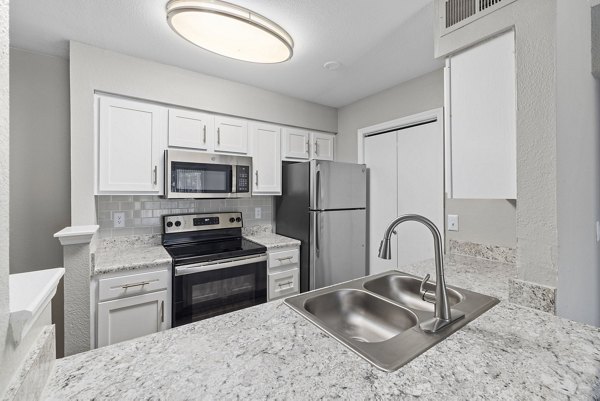 kitchen at Duraleigh Woods Apartments