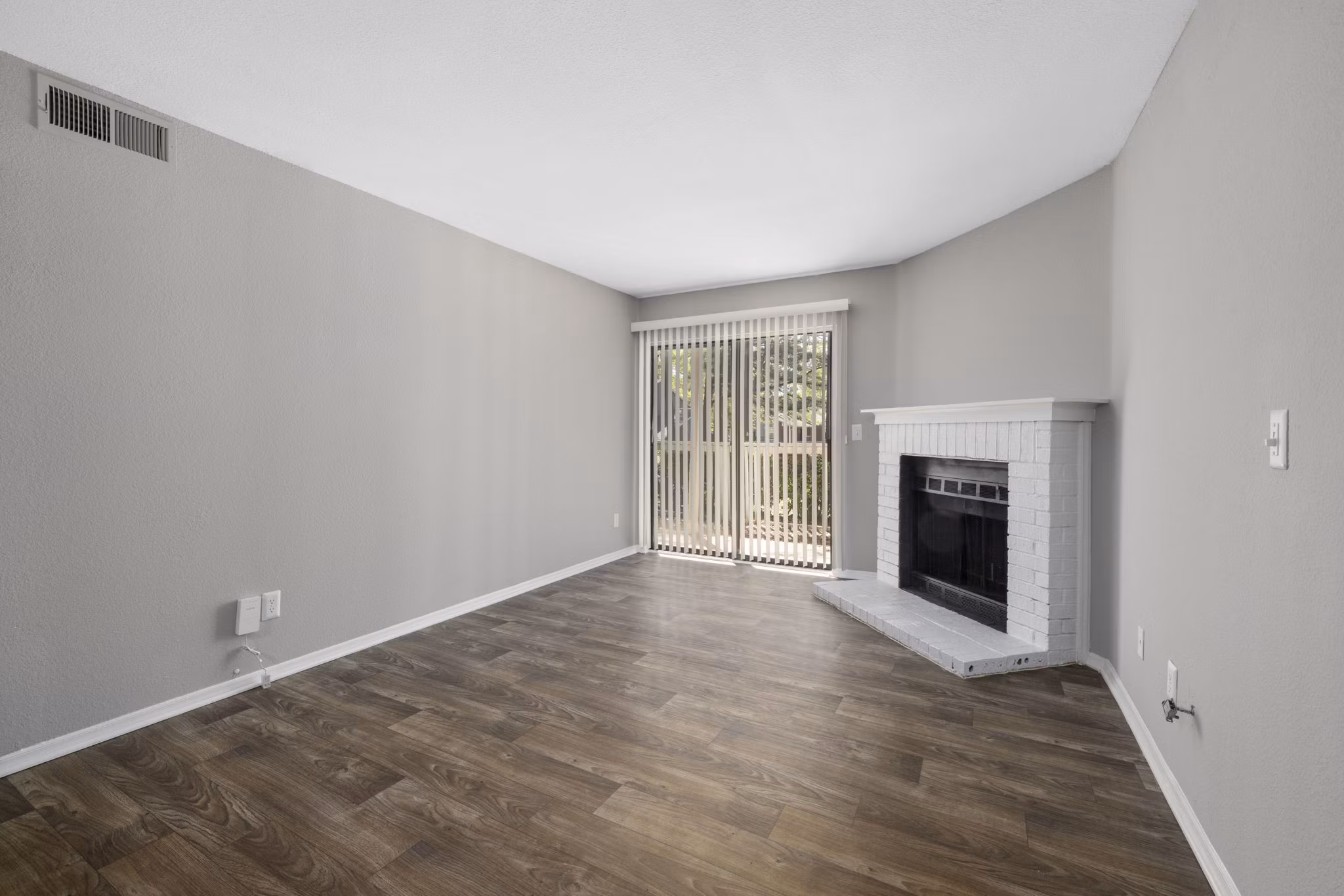 living room at Duraleigh Woods Apartments