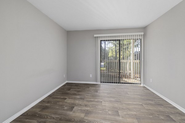 living room at Duraleigh Woods Apartments