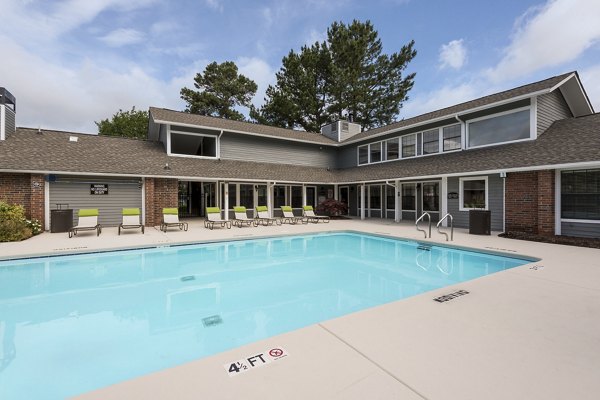 pool at Duraleigh Woods Apartments
