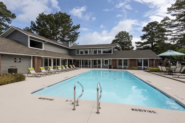 pool at Duraleigh Woods Apartments