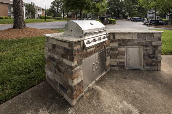 grill area at Duraleigh Woods Apartments