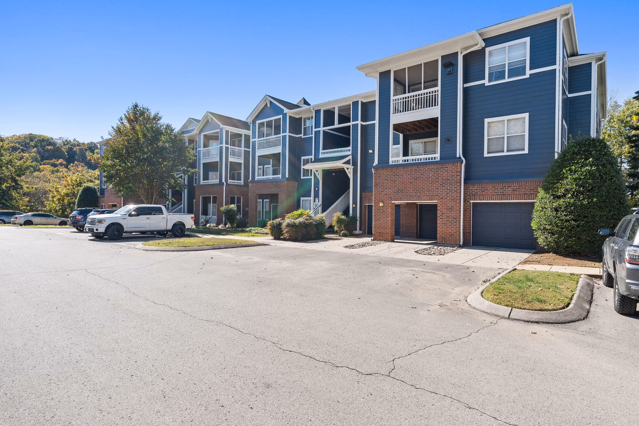 building at Avana Lexington Apartments