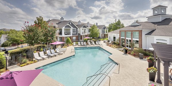 pool at Plantation Park Apartments