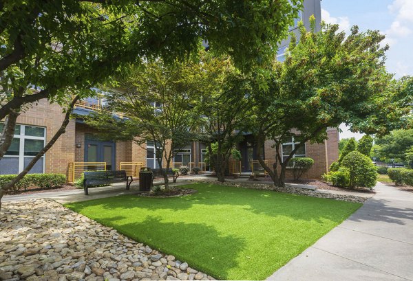 patio at Elizabeth Square Apartments 