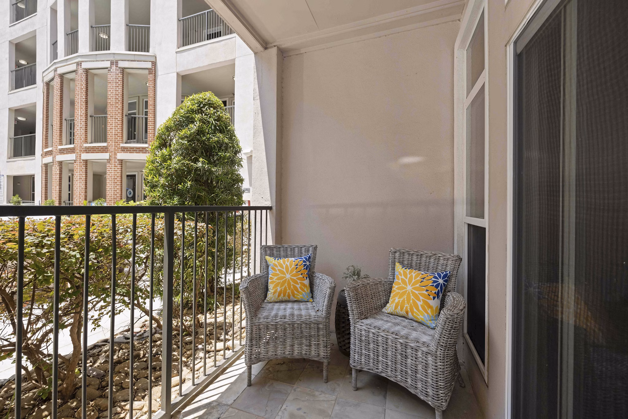 patio at Mosaic South End Apartments